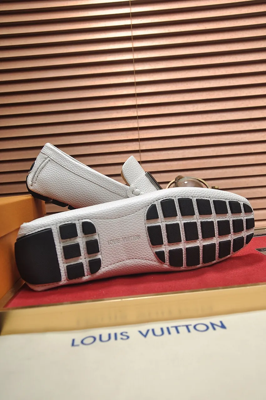 Men's men's shoes 💰420💶 [LV Doudou shoes] (water-dyed cowhide lining) new model is on the market, available on the official website. The new Doudou shoes are processed into single-color materials, and the uppers are made of imported horsehide leather. The body of the shoe is fully hemmed with mark thread, and is lined with imported original cowhide leather. The elegant shoe shape is super suitable for all-matching, and the size is 38-44.